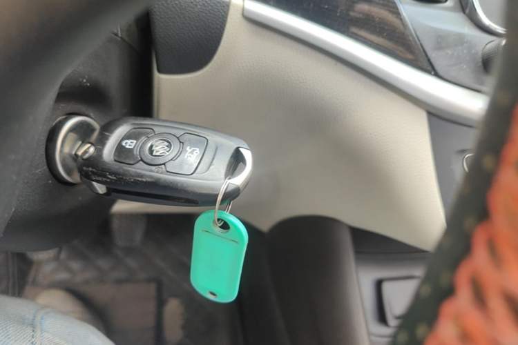 Used Buick Verano 2015 Sedan 15S Manual Entry-Level Model Interior 1