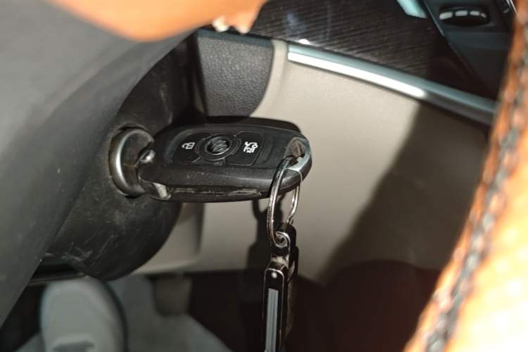Used Buick Verano 2015 Sedan 15S Manual Entry-Level Model Interior 1