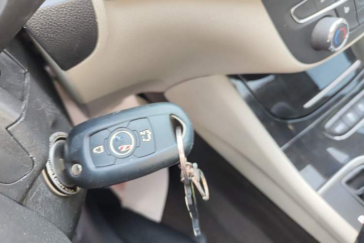 Used Buick Verano 2015 Sedan 15S Automatic Leading Model Interior 1