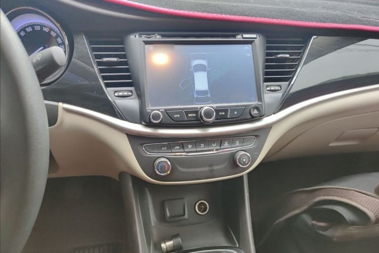 Used Buick Verano 2015 Sedan 15S Manual Entry-Level Model Interior 2