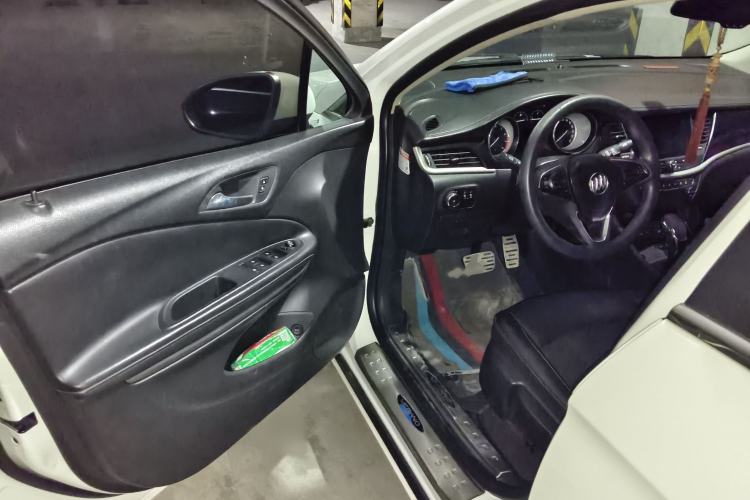 Used Buick Verano 2015 Sedan 20T Dual-Clutch Leading Model Interior 3
