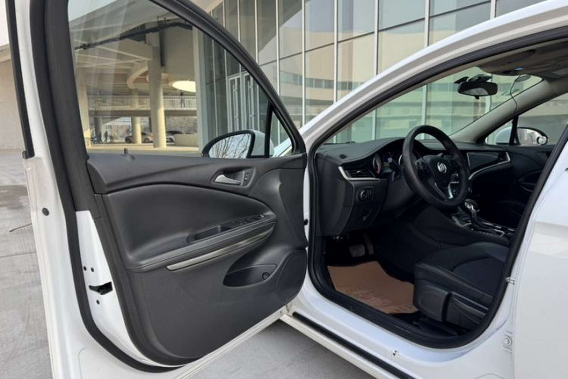 Used Buick Verano 2015 Sedan 20T Dual-Clutch Leading Model Interior 3