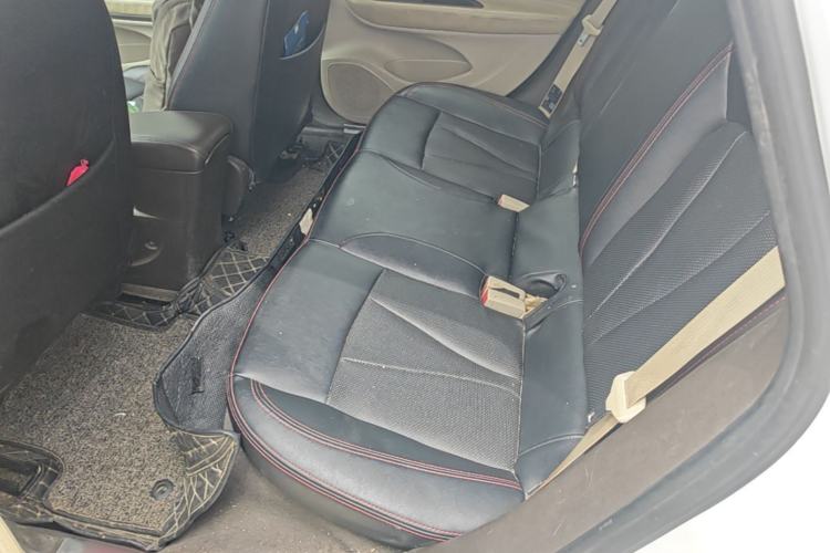 Used Buick Verano 2015 Sedan 15S Manual Entry-Level Model Interior 4