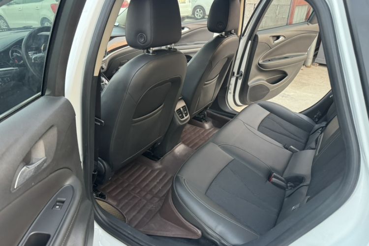 Used Buick Verano 2015 Sedan 20T Dual-Clutch Leading Model Interior 5