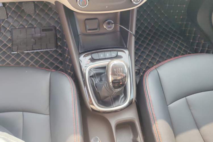 Used Buick Verano 2015 Sedan 15S Manual Entry-Level Model Interior 5