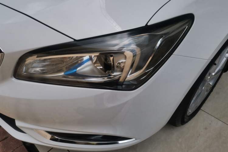Used Buick Verano 2015 Sedan 20T Dual-Clutch Leading Model Left Front Headlight