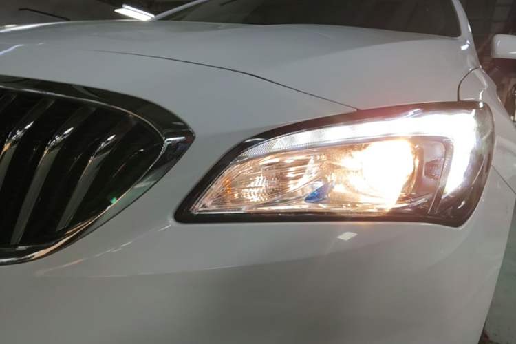 Used Buick Verano 2015 Sedan 20T Dual-Clutch Leading Model Left Front Headlight