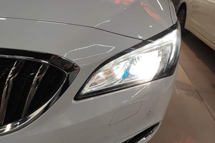 Used Buick Verano 2015 Sedan 20T Dual-Clutch Flagship Model Left Front Headlight
