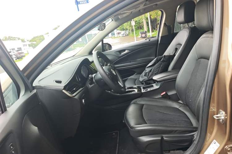 Used Buick Verano 2015 Sedan 20T Dual-Clutch Leading Model Left Front Seat