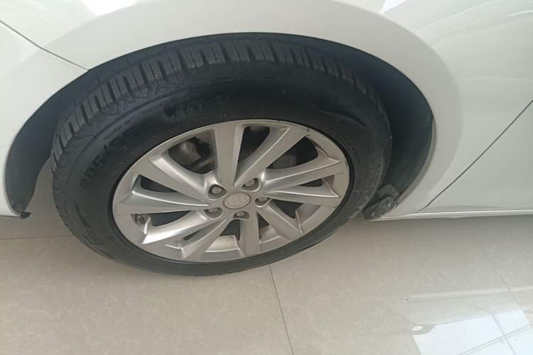 Used Buick Verano 2015 Sedan 15S Automatic Leading Model Left Front Wheel Hub