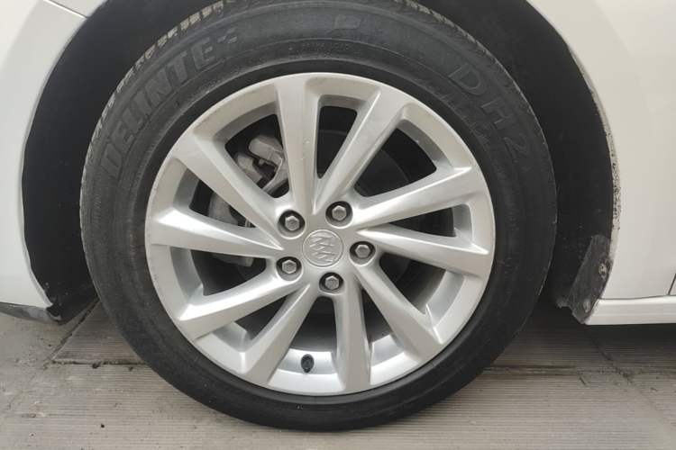 Used Buick Verano 2015 Sedan 15S Automatic Leading Model Left Front Wheel Hub