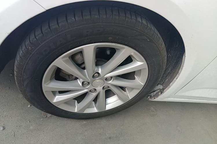 Used Buick Verano 2015 Sedan 15S Automatic Leading Model Left Front Wheel Hub