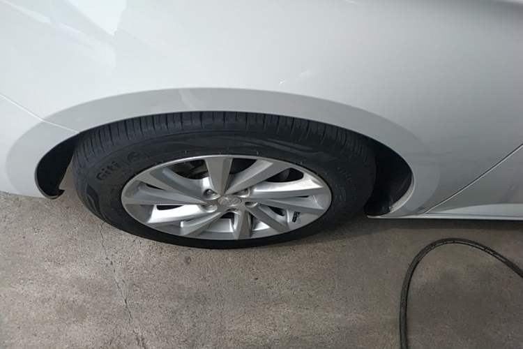 Used Buick Verano 2015 Sedan 15S Automatic Leading Model Left Front Wheel Hub