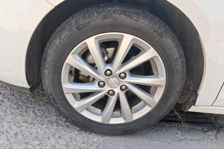 Used Buick Verano 2015 Sedan 15S Automatic Ambition Model Left Front Wheel Hub