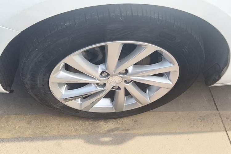 Used Buick Verano 2015 Sedan 15S Automatic Leading Model Left Front Wheel Hub