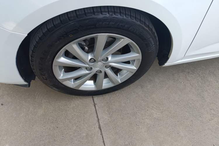 Used Buick Verano 2015 Sedan 15S Automatic Leading Model Left Front Wheel Hub