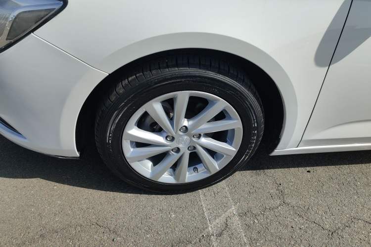 Used Buick Verano 2015 Sedan 15S Automatic Leading Model Left Front Wheel Hub