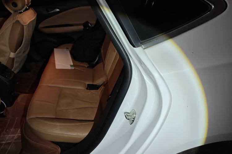 Used Buick Verano 2015 Sedan 20T Dual-Clutch Flagship Model Left Rear Seat