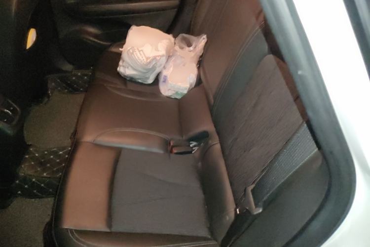 Used Buick Verano 2015 Sedan 20T Dual-Clutch Leading Model Left Rear Seat