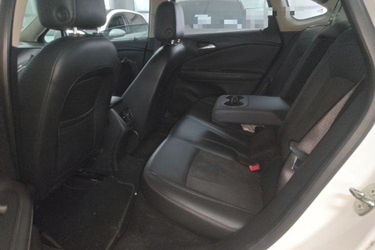Used Buick Verano 2015 Sedan 20T Dual-Clutch Leading Model Left Rear Seat