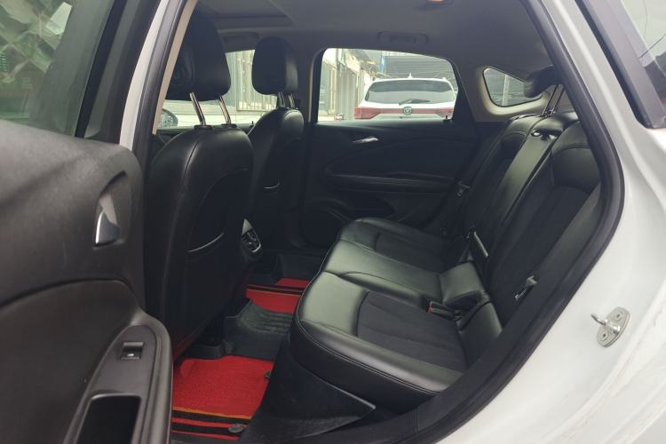 Used Buick Verano 2015 Sedan 20T Dual-Clutch Leading Model Left Rear Seat