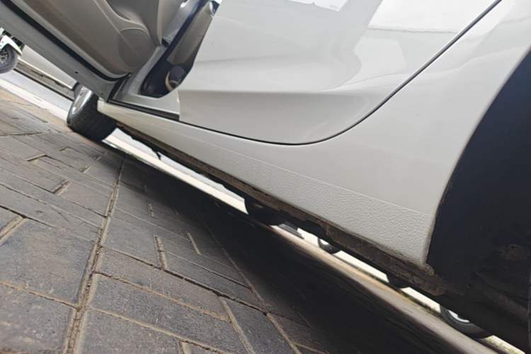 Used Buick Verano 2015 Sedan 15S Automatic Ambition Model Left Side Sill