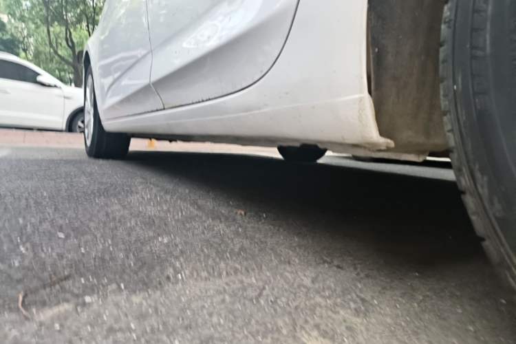 Used Buick Verano 2015 Sedan 15S Automatic Ambition Model Left Side Sill