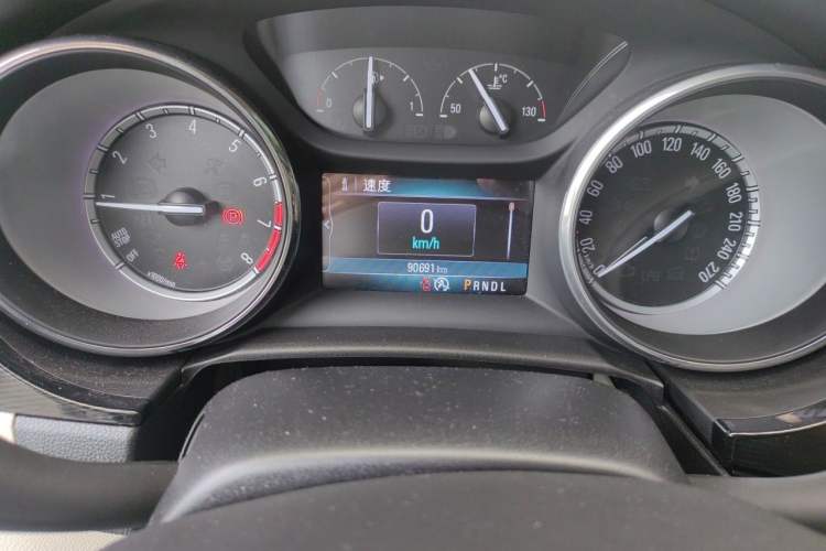 Used Buick Verano 2015 Sedan 15S Automatic Leading Model Odometer Close Up