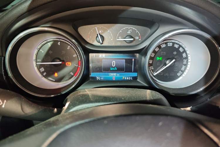 Used Buick Verano 2015 Sedan 20T Dual-Clutch Leading Model Odometer Close Up