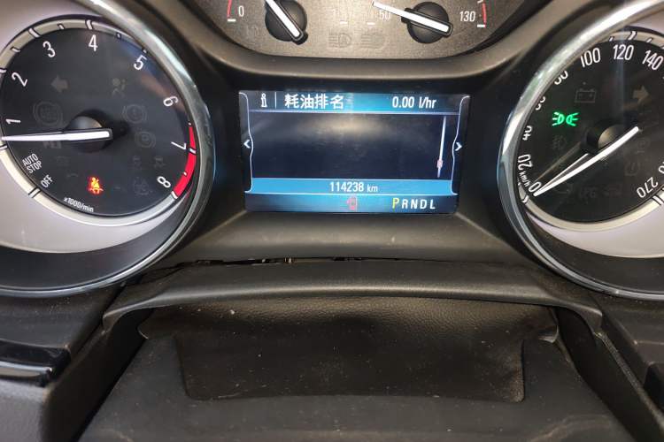 Used Buick Verano 2015 Sedan 20T Dual-Clutch Leading Model Odometer Close Up