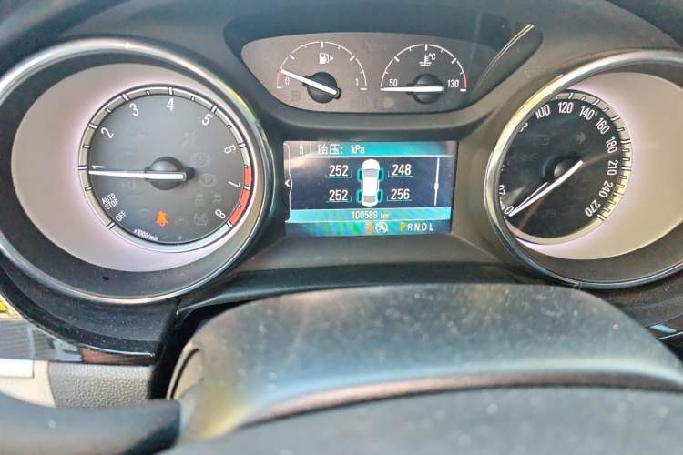 Used Buick Verano 2015 Sedan 15S Automatic Leading Model Odometer Close Up