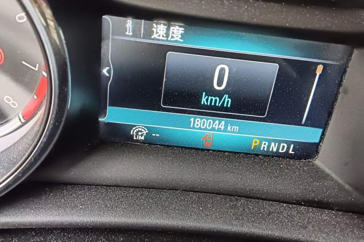 Used Buick Verano 2015 Sedan 15S Automatic Leading Model Odometer Close Up