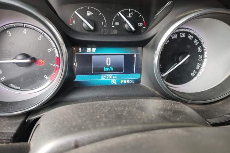 Used Buick Verano 2015 Sedan 15S Automatic Leading Model Odometer Close Up