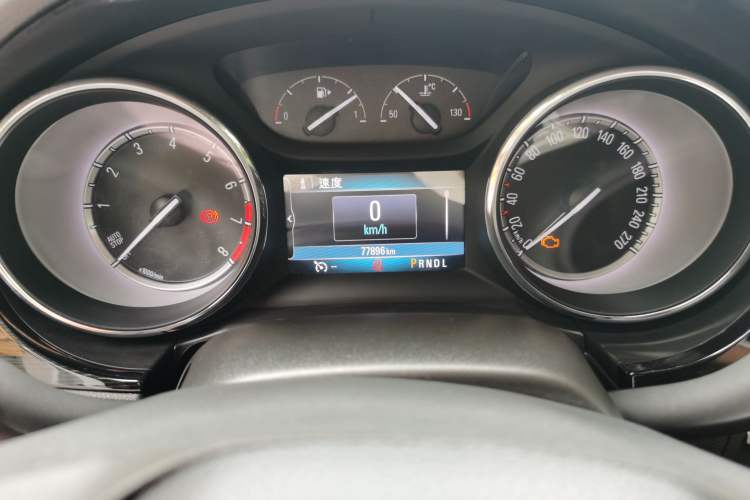 Used Buick Verano 2015 Sedan 20T Dual-Clutch Leading Model Odometer Close Up