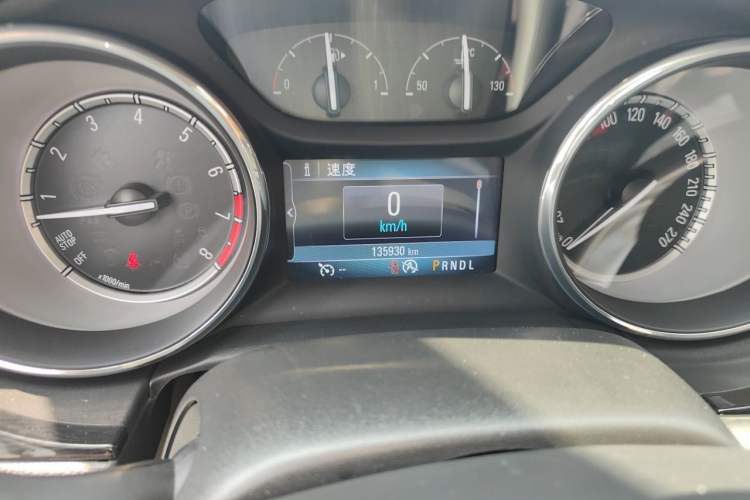 Used Buick Verano 2015 Sedan 15S Automatic Leading Model Odometer Close Up