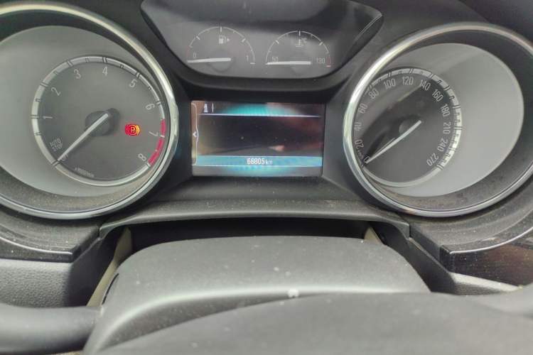 Used Buick Verano 2015 Sedan 15S Automatic Leading Model Odometer Close Up