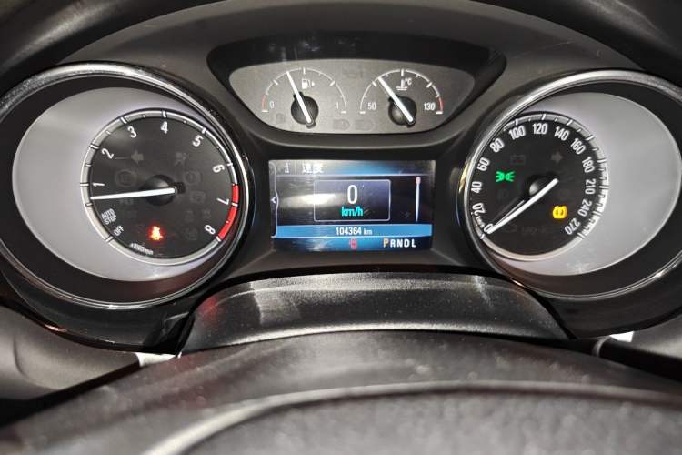 Used Buick Verano 2015 Sedan 20T Dual-Clutch Flagship Model Odometer Close Up