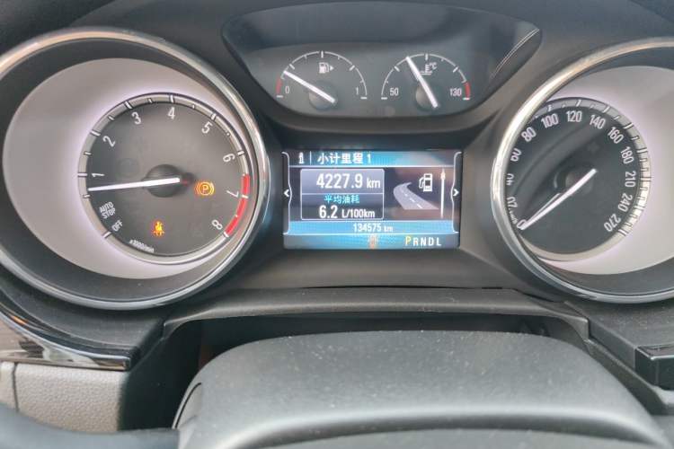 Used Buick Verano 2015 Sedan 20T Dual-Clutch Elite Model Odometer Close Up