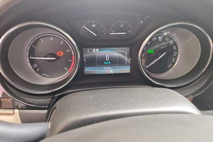 Used Buick Verano 2015 Sedan 15S Manual Leading Model Odometer Close Up