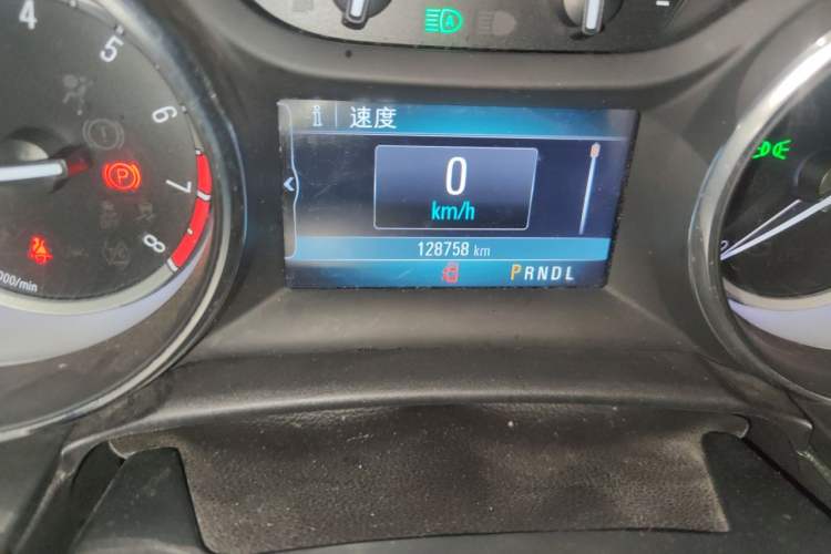 Used Buick Verano 2015 Sedan 20T Dual-Clutch Flagship Model Odometer Close Up