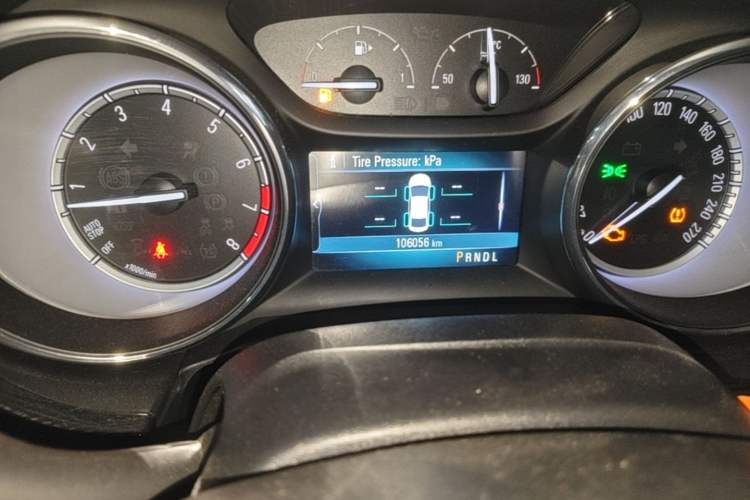 Used Buick Verano 2015 Sedan 20T Dual-Clutch Leading Model Odometer Close Up