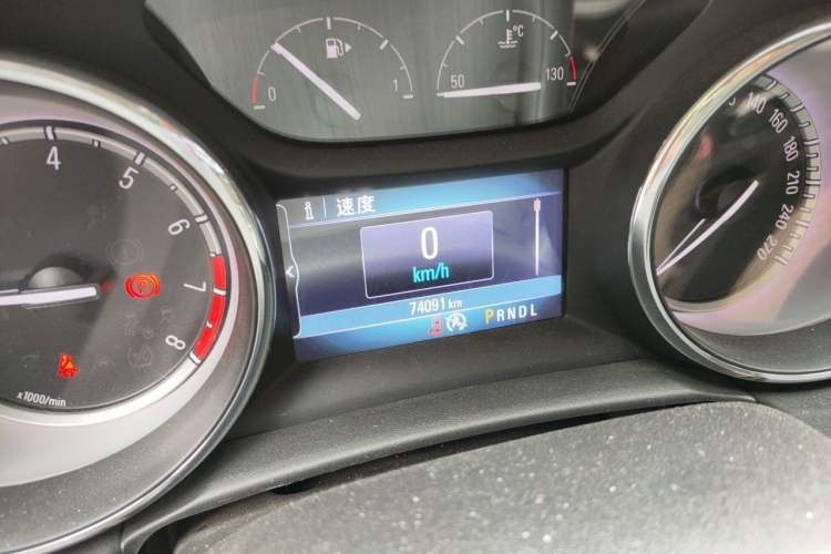Used Buick Verano 2015 Sedan 15S Automatic Leading Model Odometer Close Up