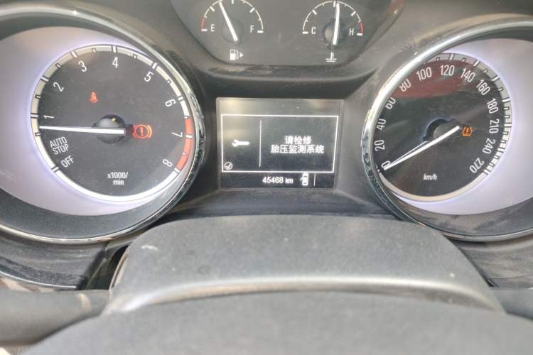 Used Buick Verano 2015 Sedan 15S Manual Entry-Level Model Odometer Close Up