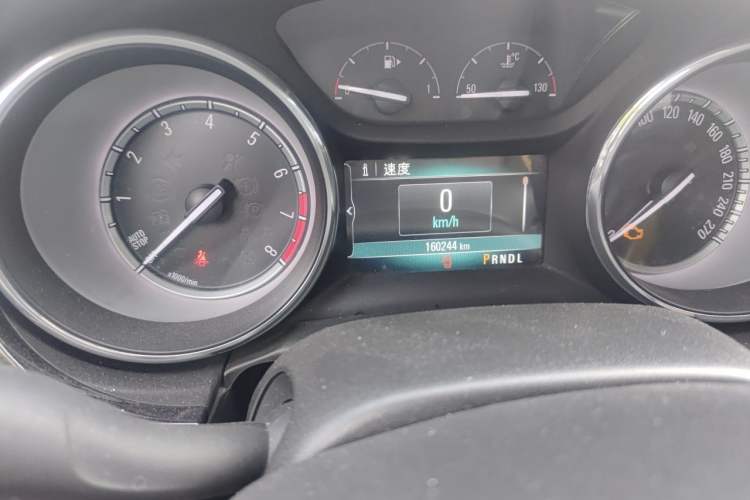 Used Buick Verano 2015 Sedan 20T Dual-Clutch Leading Model Odometer Close Up