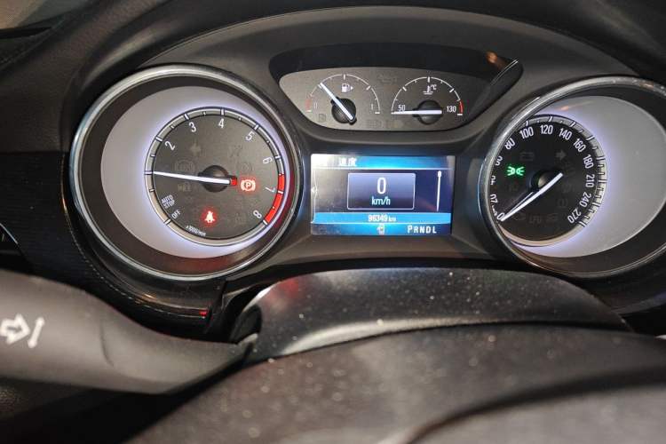 Used Buick Verano 2015 Sedan 20T Dual-Clutch Leading Model Odometer Close Up