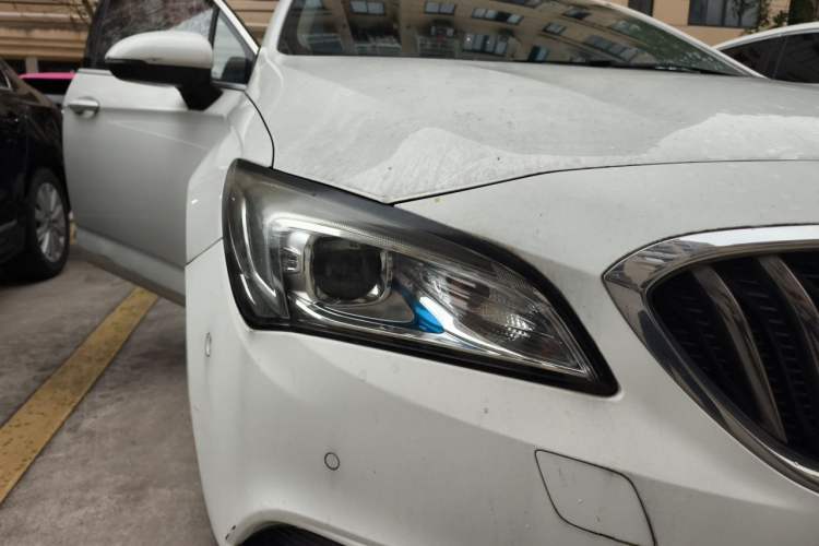Used Buick Verano 2015 Sedan 20T Dual-Clutch Elite Model Right Front Headlight