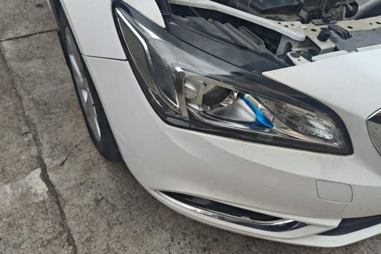 Used Buick Verano 2015 Sedan 15S Automatic Leading Model Right Front Headlight