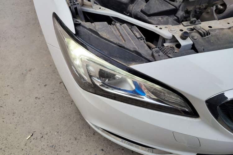 Used Buick Verano 2015 Sedan 15S Manual Entry-Level Model Right Front Headlight