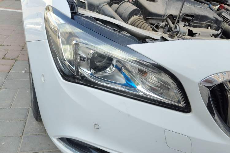 Used Buick Verano 2015 Sedan 20T Dual-Clutch Elite Model Right Front Headlight