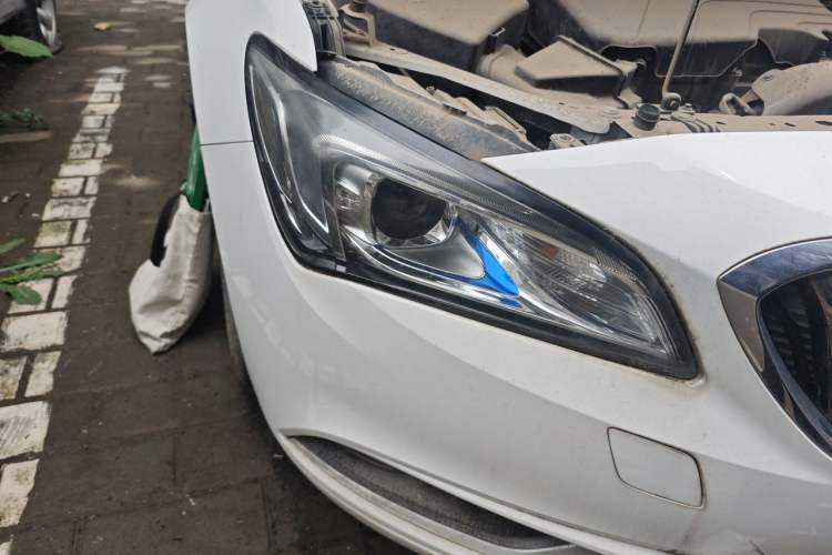 Used Buick Verano 2015 Sedan 15S Automatic Leading Model Right Front Headlight